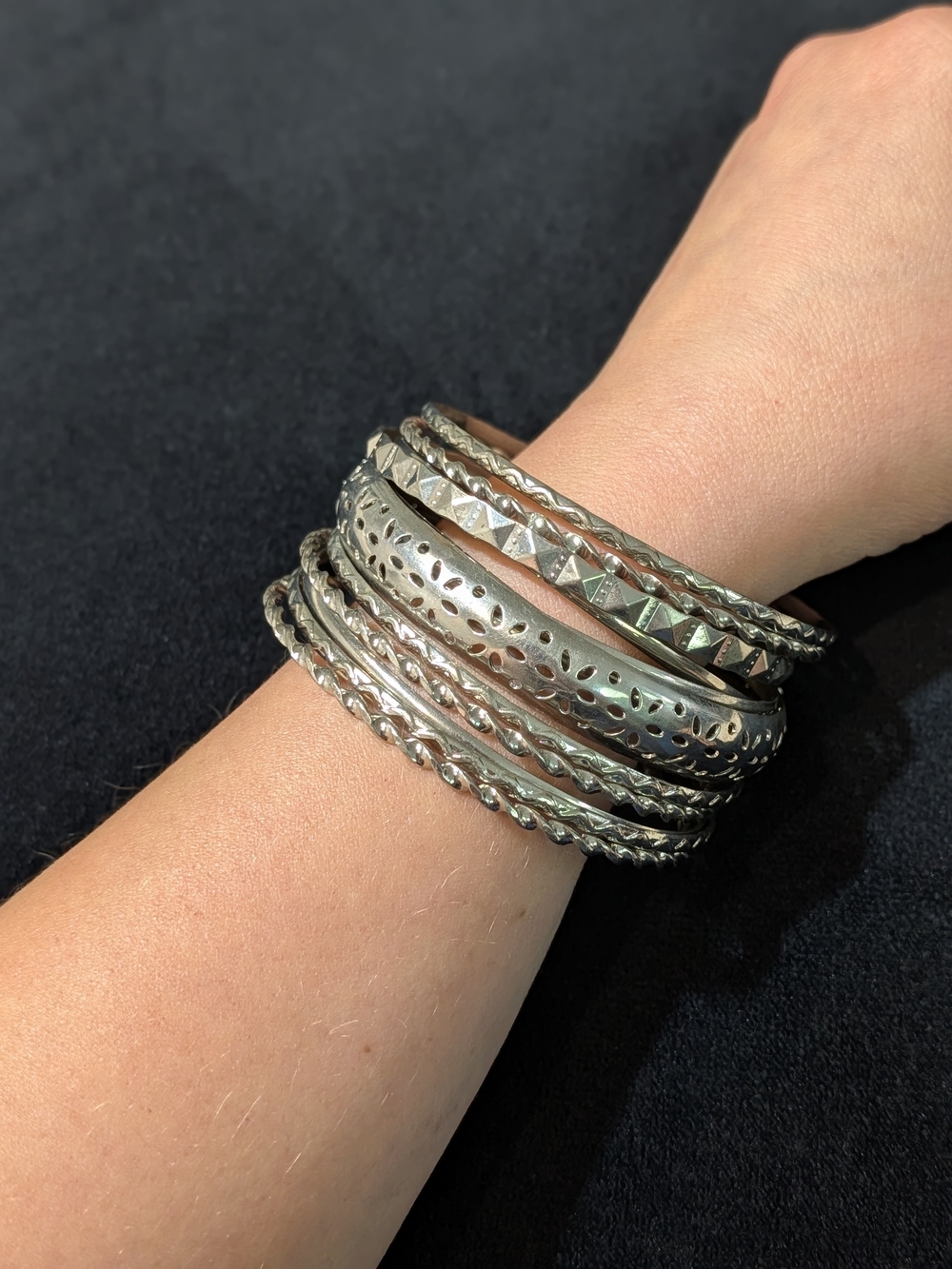 Silver Tone Mixed Texture Stackable Bangle Bracelet Set, No Stone